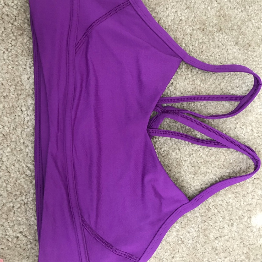Lululemon Athletica sports bra